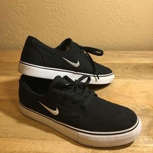 Nike skating shoes